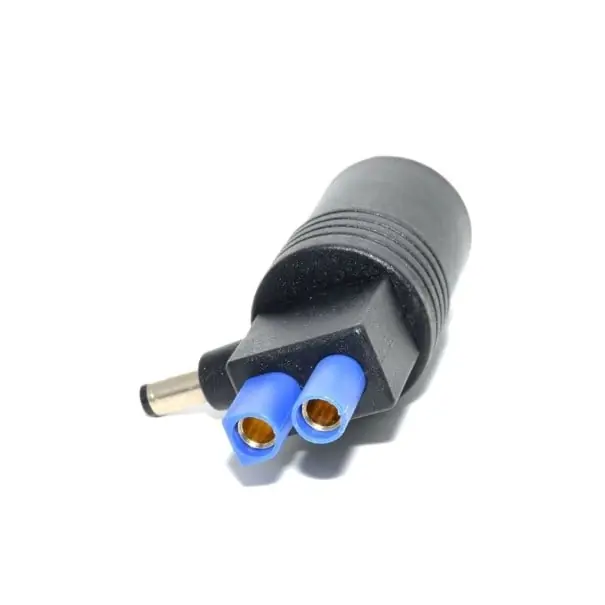 Disponibil imediat Adaptor brichetă auto DC 5,5 x 2,1 mm / EC5