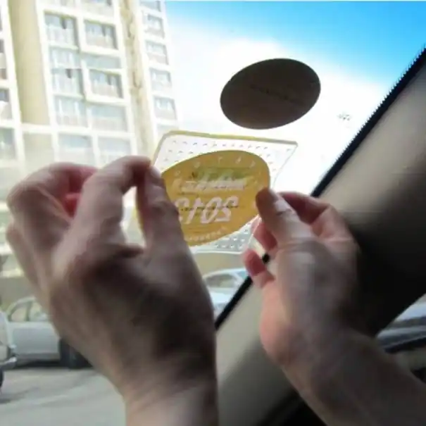 Ofertă Covor antiderapant pentru bord auto 4 buc