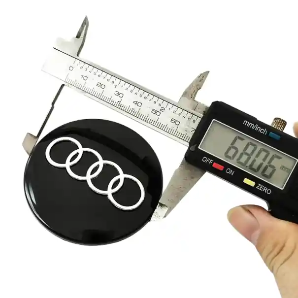 Capace centrale pentru Audi 68 mm Set 4 bucăți Diverse culori Capace din plastic pentru jante Capace de calitate pentru deschiderea centrală Accesorii auto pentru roți Calitate înaltă