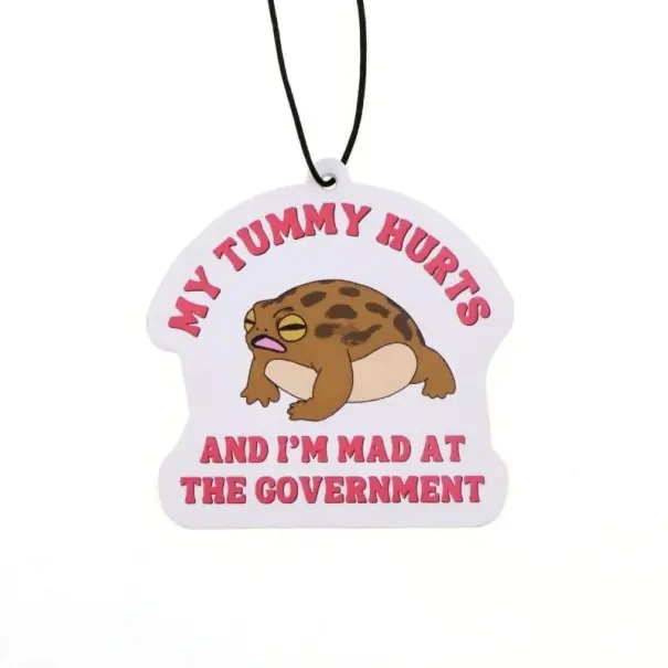 Cumpără acum Osvěžitor de aer suspendat pentru mașină broască cu textul my tummy hurts and I’m mad at the government, breloc parfumat decorativ