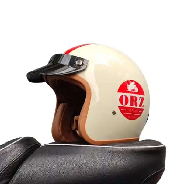 Cască de motocicletă retro bej cu logo roșu Cască deschisă elegantă Material ABS Aspect vintage Găuri de ventilație Căptușeală confortabilă Lichidare de stoc