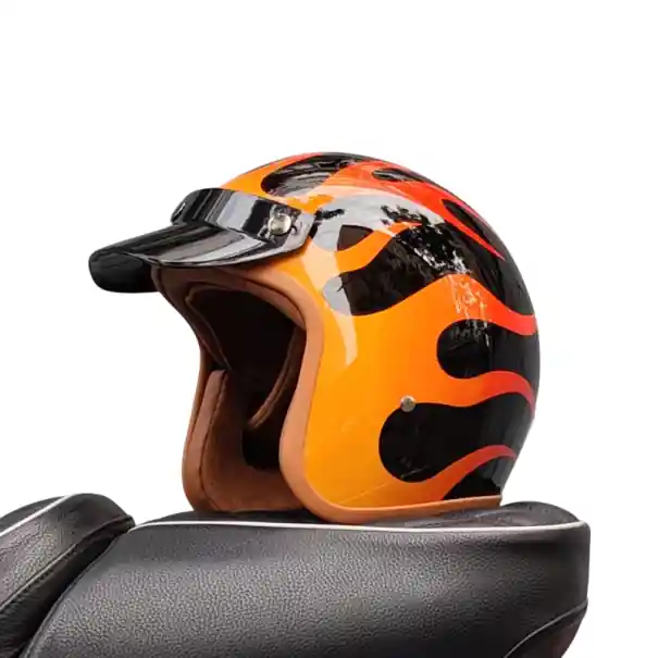 Reduceri Cască de motocicletă retro cu flăcări portocalii Cască deschisă elegantă cu material ABS Echipament de siguranță pentru conducerea unei motociclete